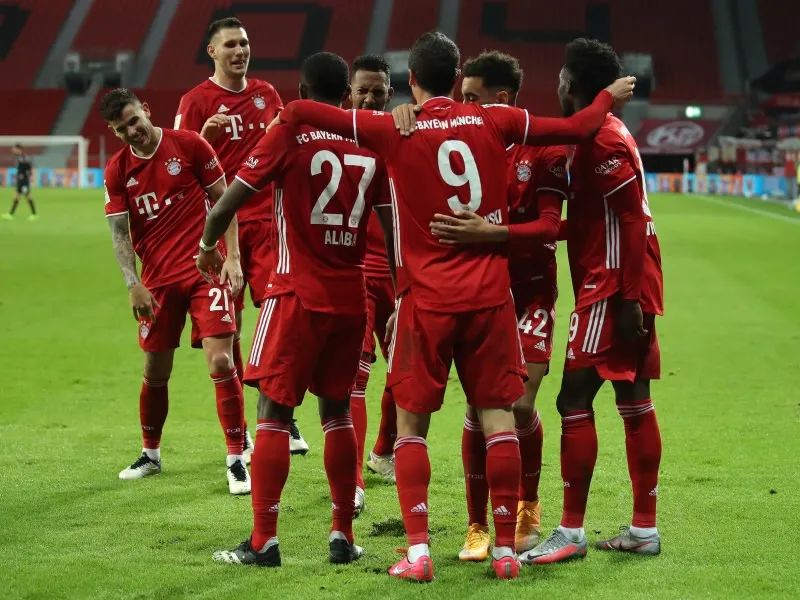 FC Bayern Mnichov se v této sezóně setkává se dvěma silnými konkurenčními týmy
